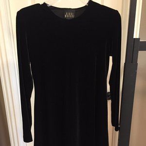 Nikki Morgan Dress Size 4